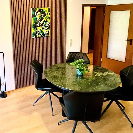 Goldstadt - Design Und Relax - Modernes Wohnen In