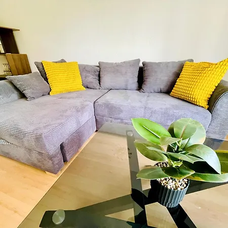 Goldstadt - Design Und Relax - Modernes Wohnen In