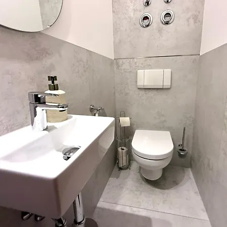 Goldstadt - Design Und Relax - Modernes Wohnen In